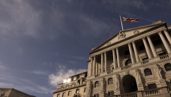Oficiales del Banco de Inglaterra estumas que Reino Unido está ahora en una recesión.