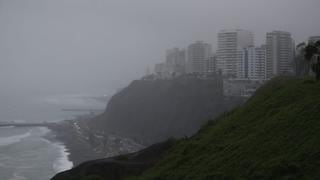 Persistente llovizna se presenta en varios distritos de Lima