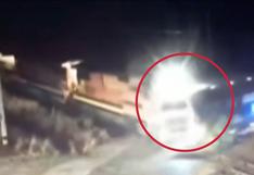 Accidente en La Oroya: momento exacto en que tren impacta con bus interprovincial