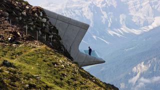 Un museo que emerge de las montañas, obra de Zaha Hadid | FOTOS