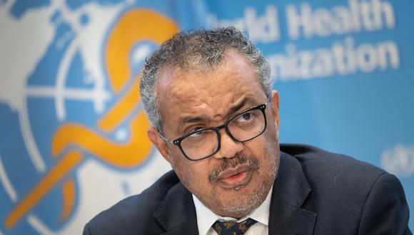 El director general de la OMS, Tedros Adhanom Ghebreyesus, da una conferencia de prensa en la sede de la Organización Mundial de la Salud en Ginebra, el 14 de diciembre de 2022. (Foto de Fabrice COFFRINI / AFP)