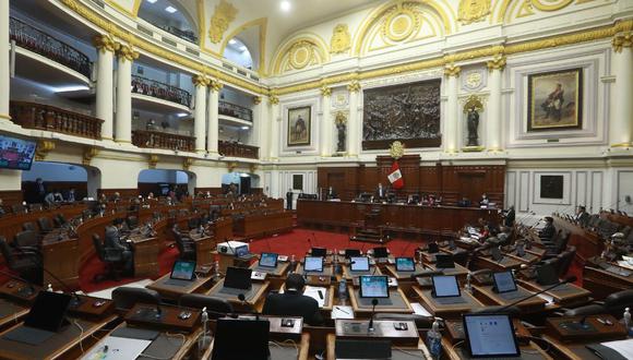 La presidenta de la Comisión de Constitución, Patricia Juárez, pidió a los parlamentarios que le hagan llegar sus recomendaciones para cambiar o eliminar puntos del dictamen. (Foto: Congreso)