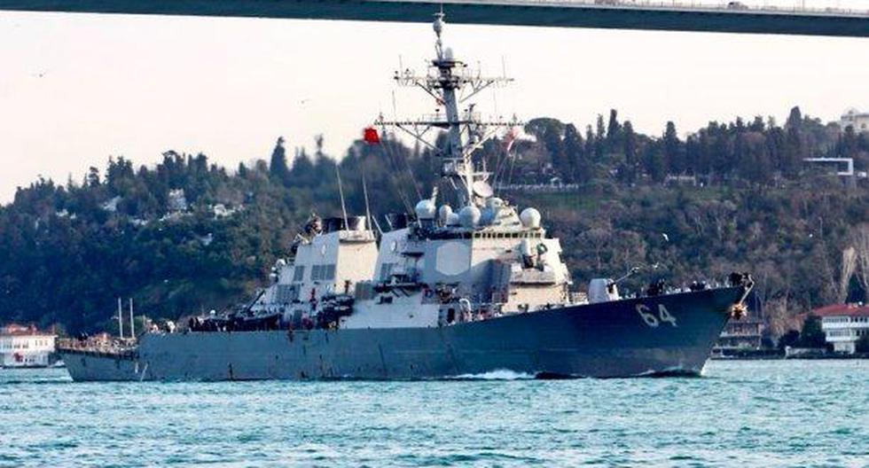 El destructor USS Carney de la Armada de Estados Unidos probó nuevos sistemas de guerra electrónica durante su estancia en esas aguas. (Foto: Twitter)
