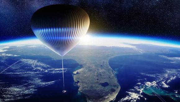 El gigantesco globo aerostático llevará una cápsula (que se aprecia en la imagen colgando de él) hasta los 30 km de altura.