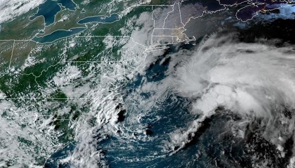 Imagen cedida por la Oficina Nacional de Administración Oceánica y Atmosférica (NOAA) a través del Centro Nacional de Huracanes (NHC) donde se muestra la localización de la tormenta tropical Odette en el Atlántico este viernes a las 17.46 hora local (21.46 GMT). (EFE/NOAA-NHC).