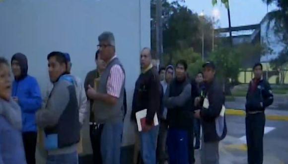 Largas colas se registran en exteriores del Setame. (Foto: Captura/RPP Noticias)