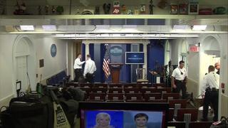 Evacuan sala de prensa de la Casa Blanca por amenaza de bomba