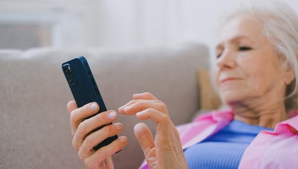 El asistente virtual busca reducir la sensación de soledad que atraviesan algunos adultos mayores. (Foto: pexels.com)