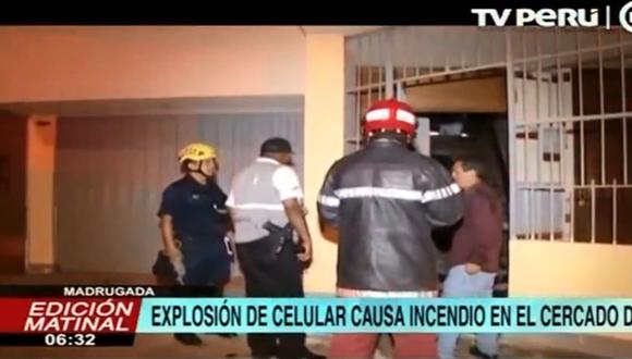 Al lugar llegaron cuatro unidades de bomberos para controlar el fuego y auxiliar a las personas que habían inhalado el humo tóxico. (TV Perú Noticias)