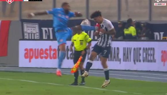 La patada voladora de Alexi Gómez a Zanelatto en Alianza Lima vs Deportivo Garcilaso | VIDEO