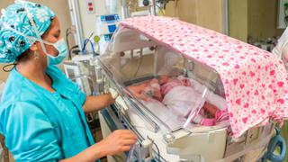 Tragedia en VES: bebe de 19 días de nacida afectada por inhalación de gases tras la deflagración fue dada de alta