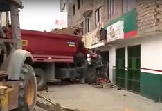 Chorrillos: camión de carga pesada impacta contra una vivienda y deja una mujer herida