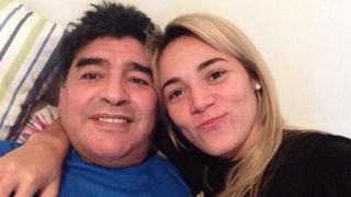 Maradona le cantó en vivo a Rocío Oliva canción de Nino Bravo