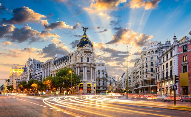 Madrid se ha convertido en la primera opción de muchos peruanos que deciden realizar una visita por primera vez a España o iniciar el famoso Eurotrip. Si tú eres de los que está próximo a visitar esta importante ciudad española, te dejamos 10 consejos que no te puedes perder si quieres que tu estadía sea todo un éxito y no te pierdas nada durante esos días. (Foto: Shutterstock)