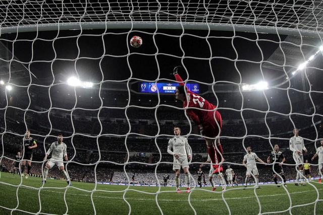 Real Madrid vs. Ajax: así fue golazo para el 4-1 de los holandeses que sorprendió a Courtois. (Foto: EFE)