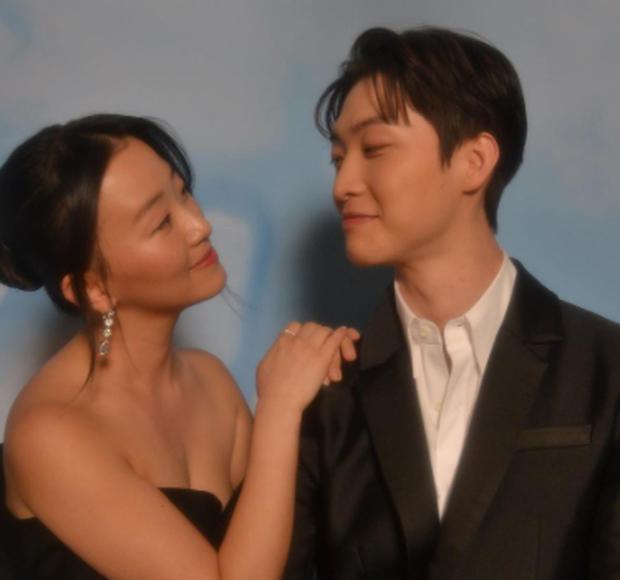 Gia Kim and Sang Heon Lee are siblings outside the film sets (Photo: Sang Heon Lee / Instagram)
