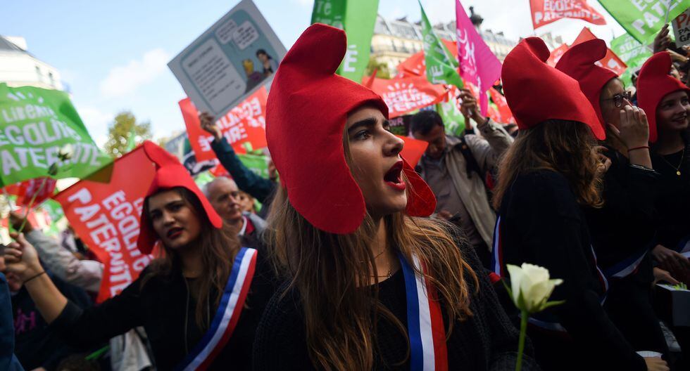 Resultado de imagen para Manifestación en París contra la reproducción asistida para todas las mujeres