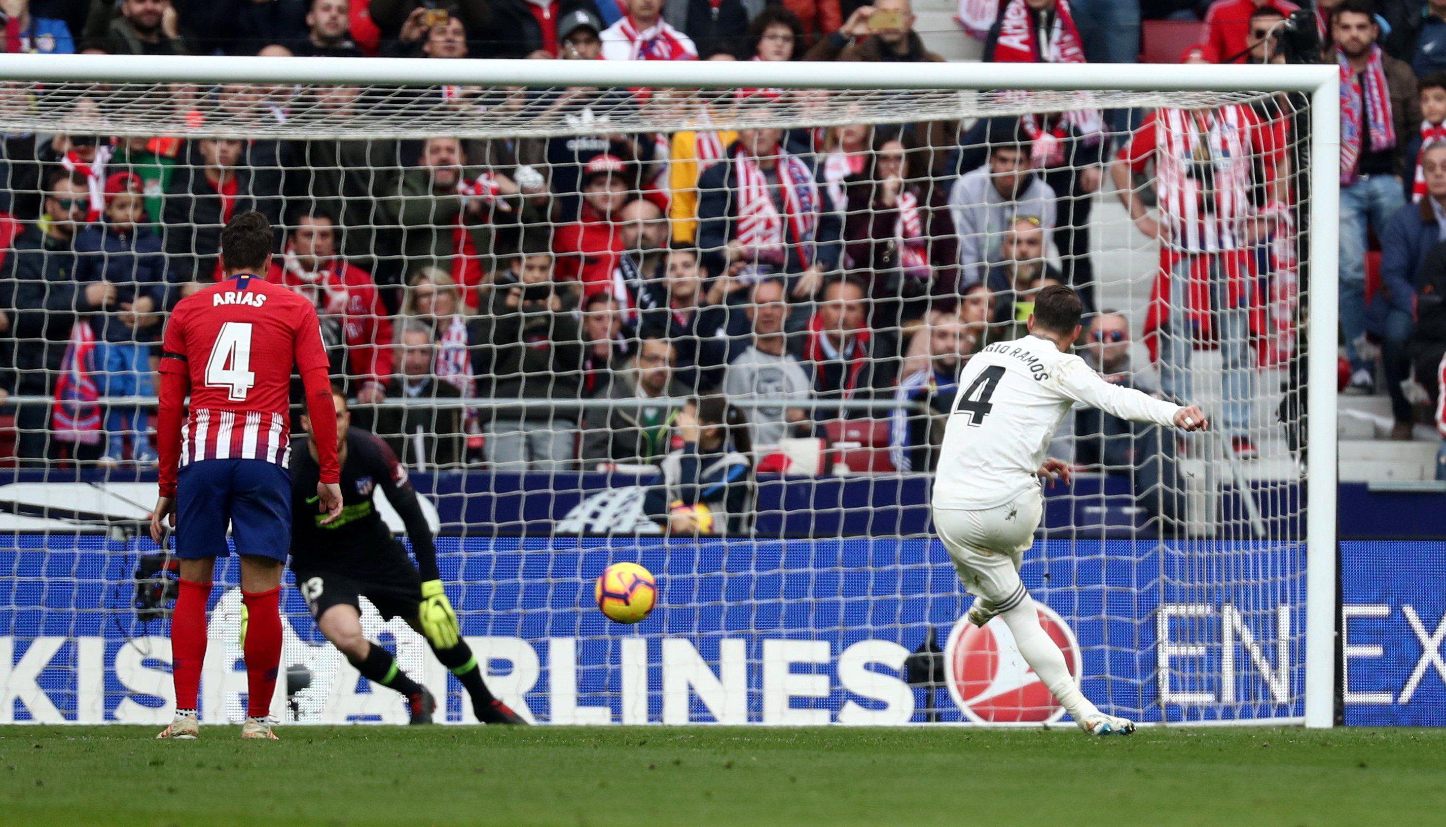 Real Madrid vs. Atlético de Madrid: Sergio Ramos marcó el 2-1 tras polémico penal a Vinicius Junior. (Foto: Reuters/AP)