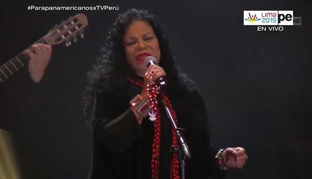 Eva Ayllón y su gran interpretación del tema “Canción con todos” en la clausura de los Parapanamericanos 2019. (Imagen: TvPerú)