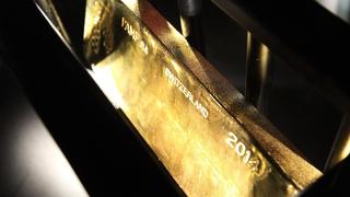 Precios del oro suben pero siguen en terreno inestable