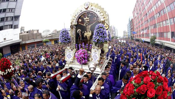 Conoce aquí el plan de desvíos ante el primer recorrido procesional de la imagen del Señor de los Milagros este sábado 8 de octubre. (Foto: EFE / Archivo)