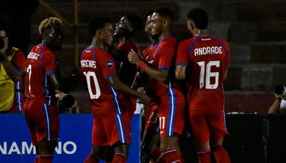 Panamanian players celebrate after scoring during the Concacaf Nations League quarterfinal second leg football match between Panama and Costa Rica at the Rommel Fernandez stadium in Panama City, on November 20, 2023. (Photo by ROBERTO CISNEROS / AFP)