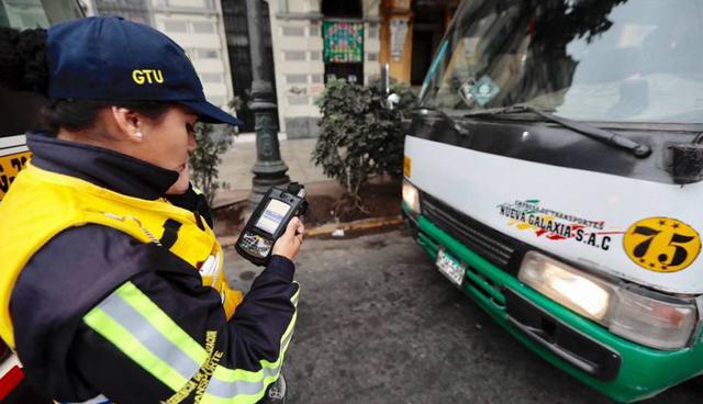 Los inspectores de la Municipalidad de Lima también intervinieron a unidades de otras rutas de transporte que transportaban pasajeros sin el SOAT o tenían el Certificado de Inspección Técnica Vehicular (CITV) vencido. (Facebook)