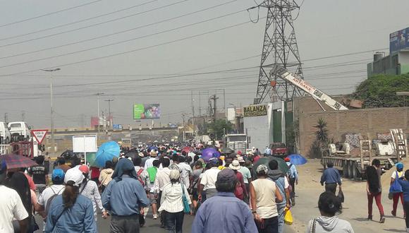 Marchan al Centro de Lima por falta de obras en el Río Rímac. (Foto: Yasmin Rosas)