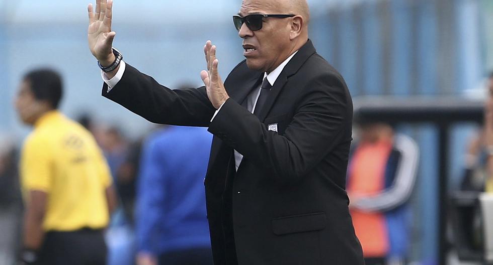 Roberto Mosquera renunció al puesto de director técnico en Alianza Lima. (Foto: Getty Images)