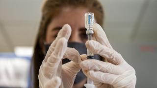 Casos de coronavirus vuelven a caer en Estados Unidos con el avance de la vacunación