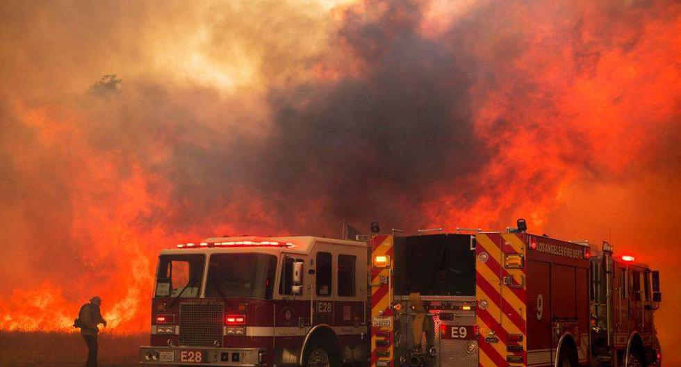 Bomberos siguen luchando para sofocar el incendio en California, Estados Unidos. (Foto: EFE)