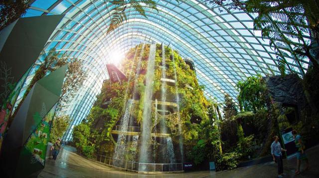 Singapur tiene la catarata en interior más alta del mundo - 1