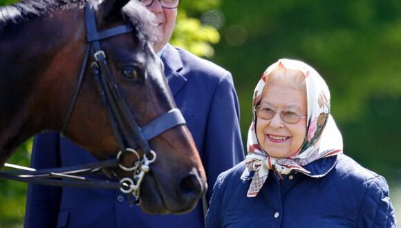 Isabel II disfruta de montar a caballo por los bosques que rodean Windsor con solo un pañuelo en la cabeza. (Foto: Max Mumby/Indigo/Getty Images)