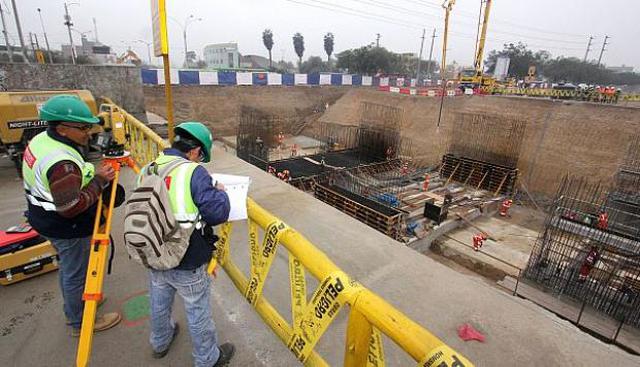 Con el proyecto Vías Nuevas de Lima se dieron en concesión varios kilómetros de la carretera Panamericana Norte y Sur.