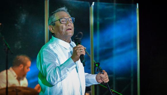 El cantante mexicano y compositor Armando Manzanero durante su show en La Habana, el 15 de julio del 2018. (Foto: JORGE BELTRAN para AFP)