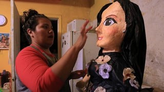 ‘La piñata de Sarita’, la polémica hija de José José, ya se vende en México