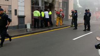 Cercado de Lima: incendio consumió restaurante de jirón Camaná