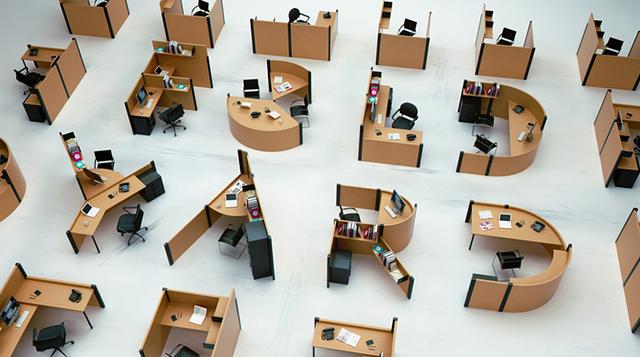 Oficina divertida: Mira estos escritorios con formas de letras - 1