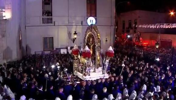 El Señor de los Milagros retornó a la Nazarenas tras culminar el cuarto recorrido procesionales por Lima. (Captura: América Noticias)