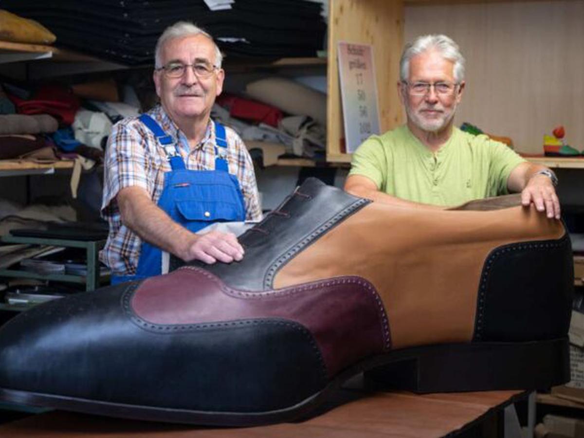Alemania: así es zapato más grande jamás visto: de talla 240 y de 1,6 de largo zapato Historias EC revtli Historias RESPUESTAS | EL COMERCIO PERÚ