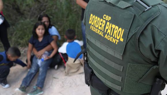Estados Unidos: Gobierno tardará hasta 2 años en ubicar familias migrantes separadas. (AFP)