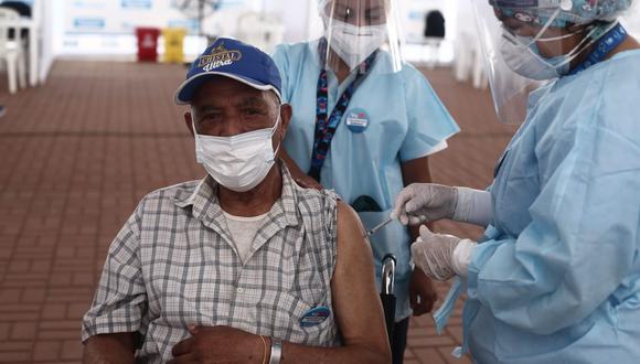 La vacunación contra el COVID-19 se va desarrollando conforme van llegando las dosis. (Foto: Jesus Saucedo/ @photo.gec)