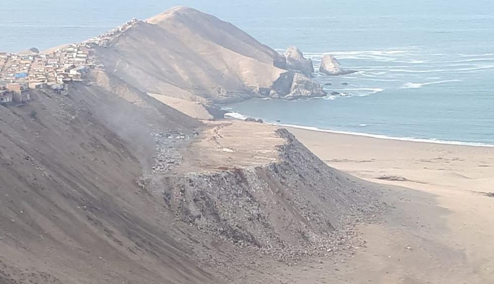 En febrero de 2019, el alcalde de Chorrillos,Augusto Miyashiro Ushikubo, es investigado por delitos ambientales e incumplimiento de normas debido a la contaminación en playa La Chira. (Ministerio Público)