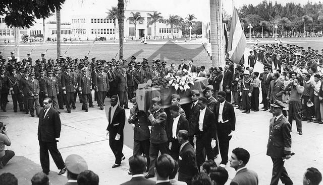 El día que los restos de Jorge Chávez llegaron al Perú  - 1