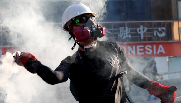 China a los manifestantes de Hong Kong: "El que juega con fuego muere quemado". (Reuters).