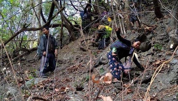 Desplazados de Mindat, en los bosques cercanos. (Foto: Reuters).
