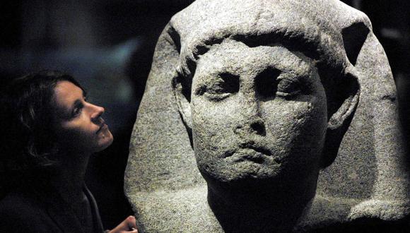 Imagen referencial. Representación de Cleopatra en Egipto. (ADRIAN DENNIS / AFP).
