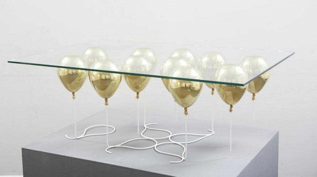 Up Balloon Cofee Table: unos globos hacen flotar esta mesa - 5