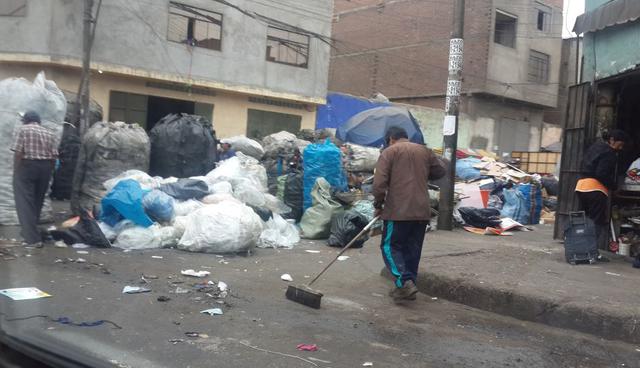 Recicladores obstruyen calles de La Cachina - 2