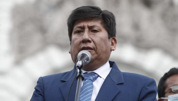 El vocero de Perú Libre alegó que su agrupación apoyará esta iniciativa principalmente por las muertes de mineros en Atico, Arequipa. (Foto: El Comercio)
